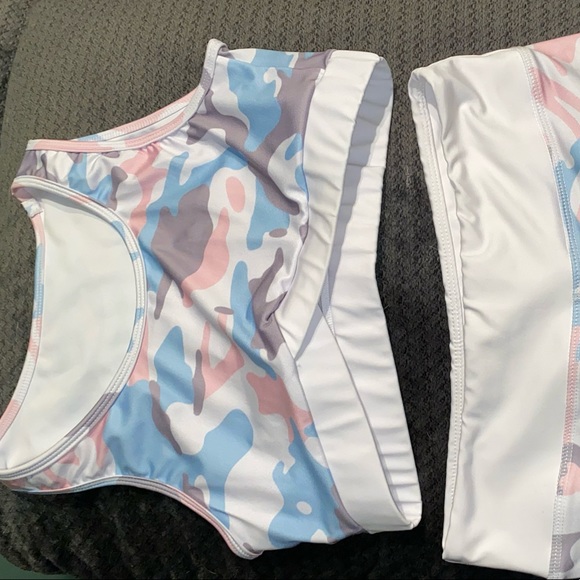 2 pc pastel camo sports bra/tank and leggings - Picture 3 of 7